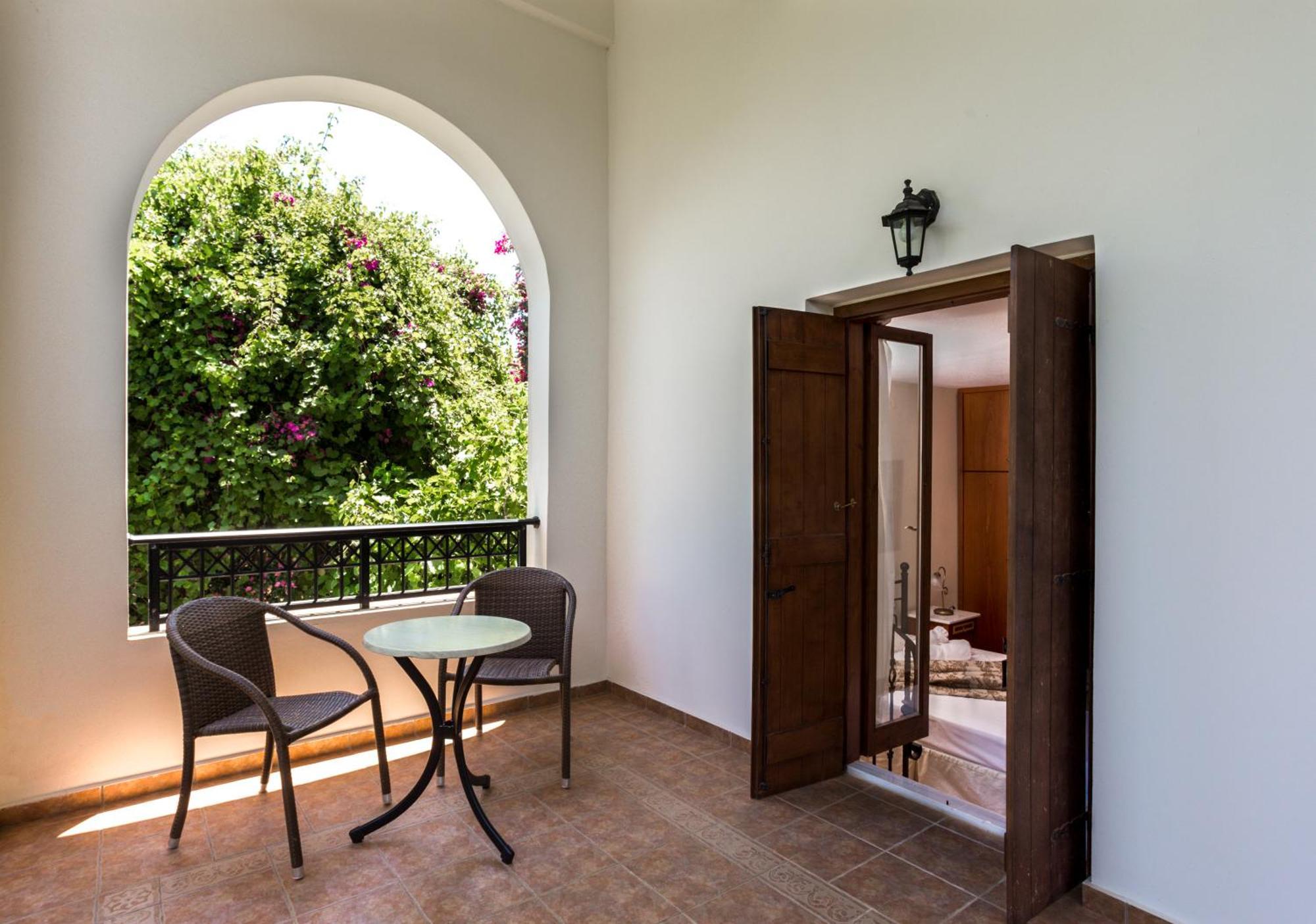 Douliana Villas Habitación foto